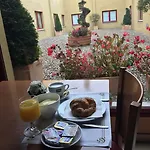 Jonquera 3*