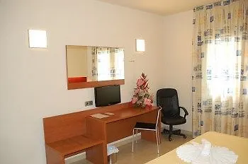 Jonquera Hotel 3*