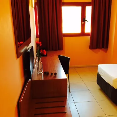 Jonquera Hotel