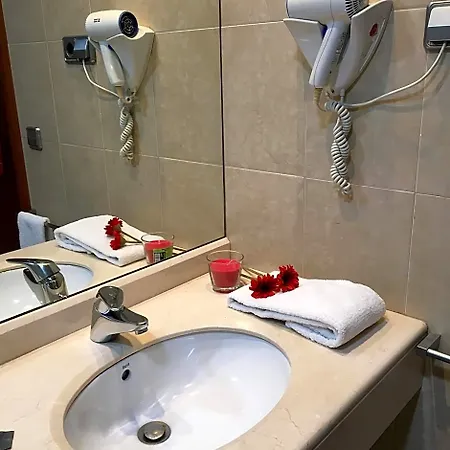 Jonquera Отель 3*