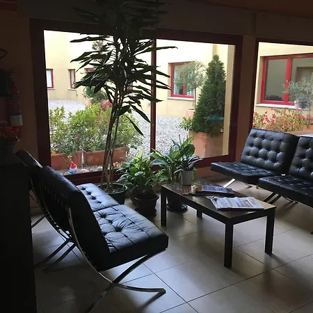 Hotel Jonquera 3*