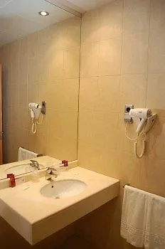 Jonquera Отель